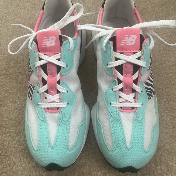 New Balance Pink and Blue Zebra Striped 4.5 - Picture 2 of 5